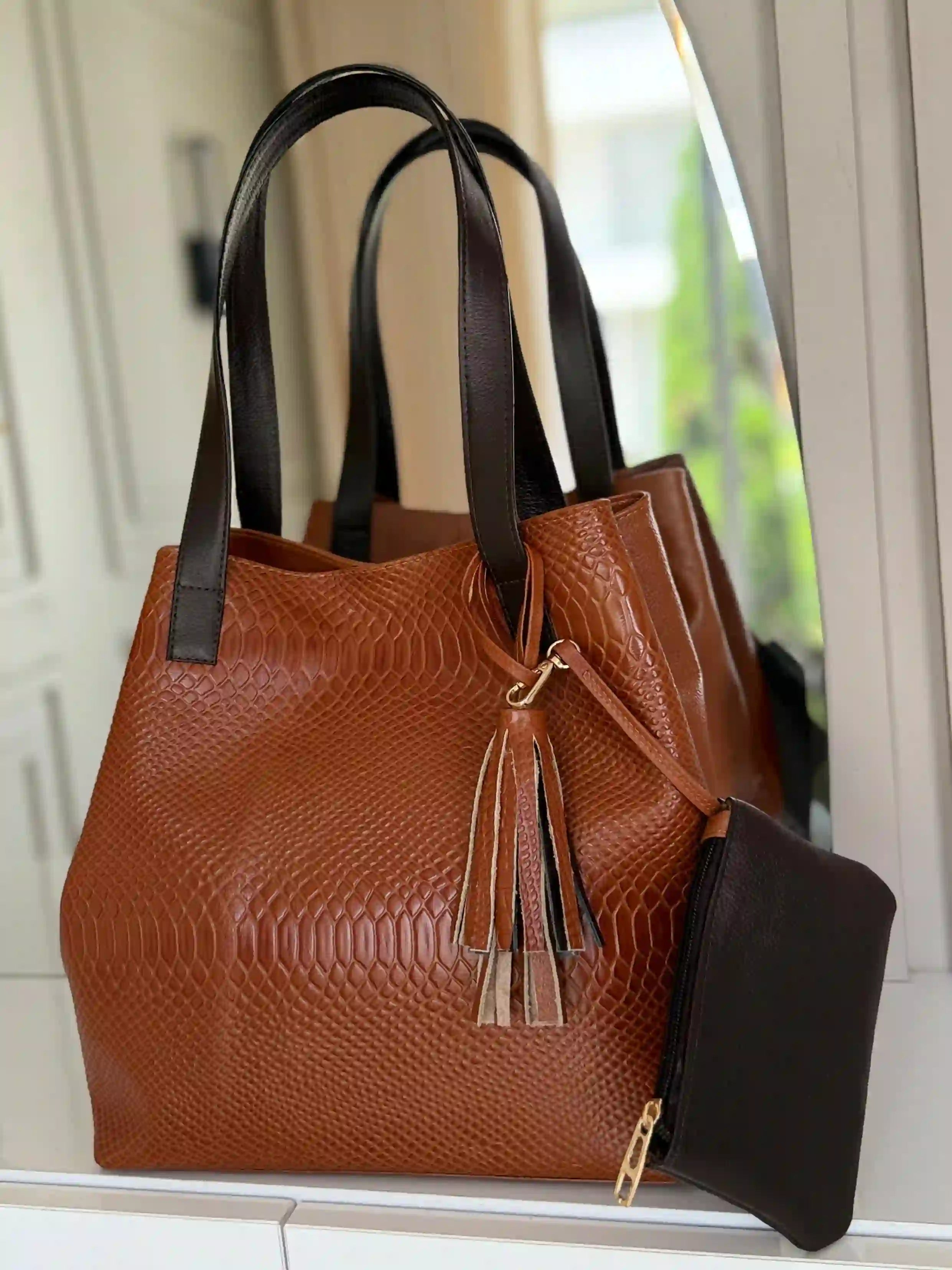 Cartera en cuero con monedero