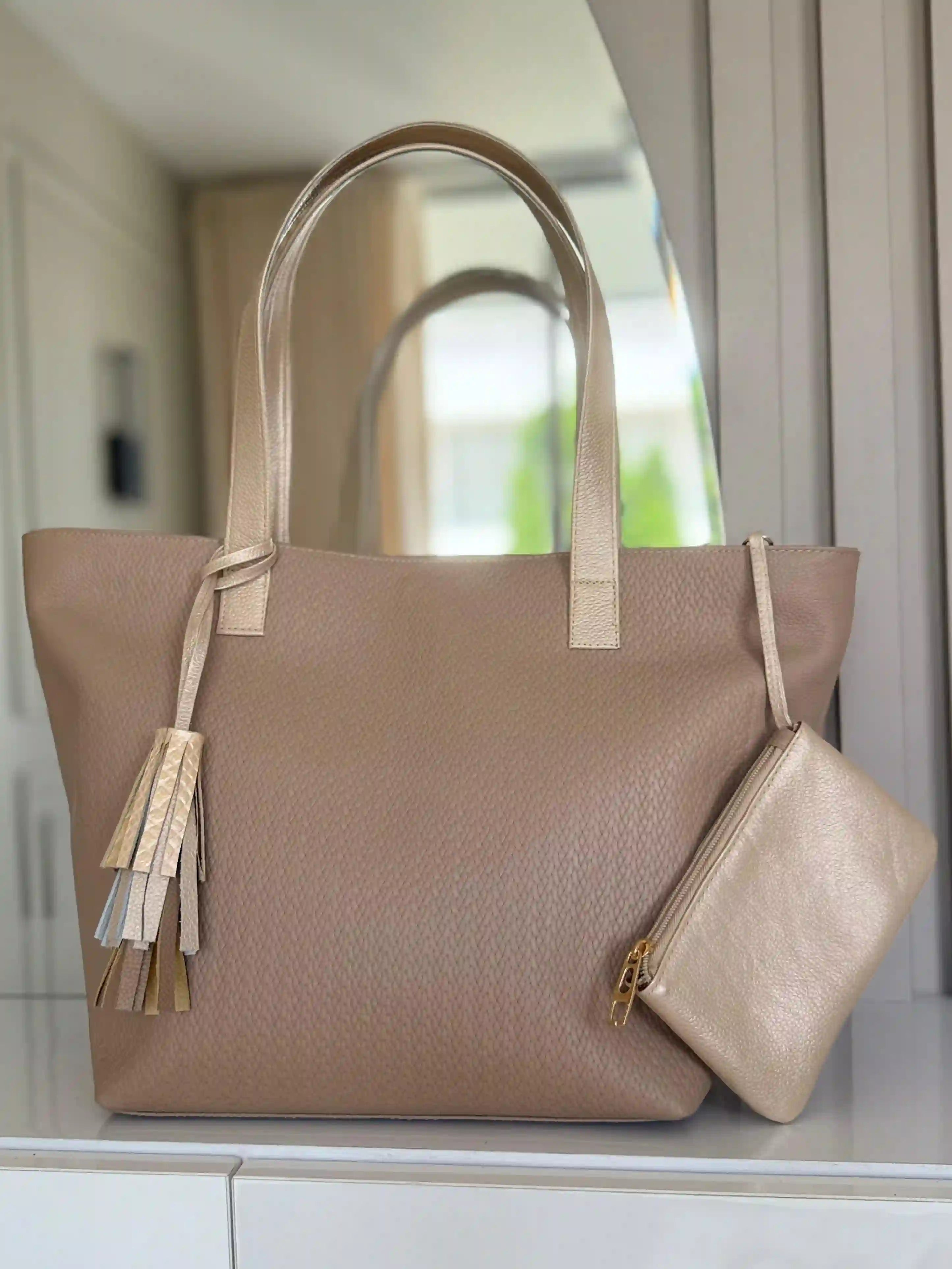 Cartera en cuero con monedero