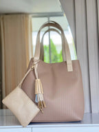 Cartera en cuero con monedero