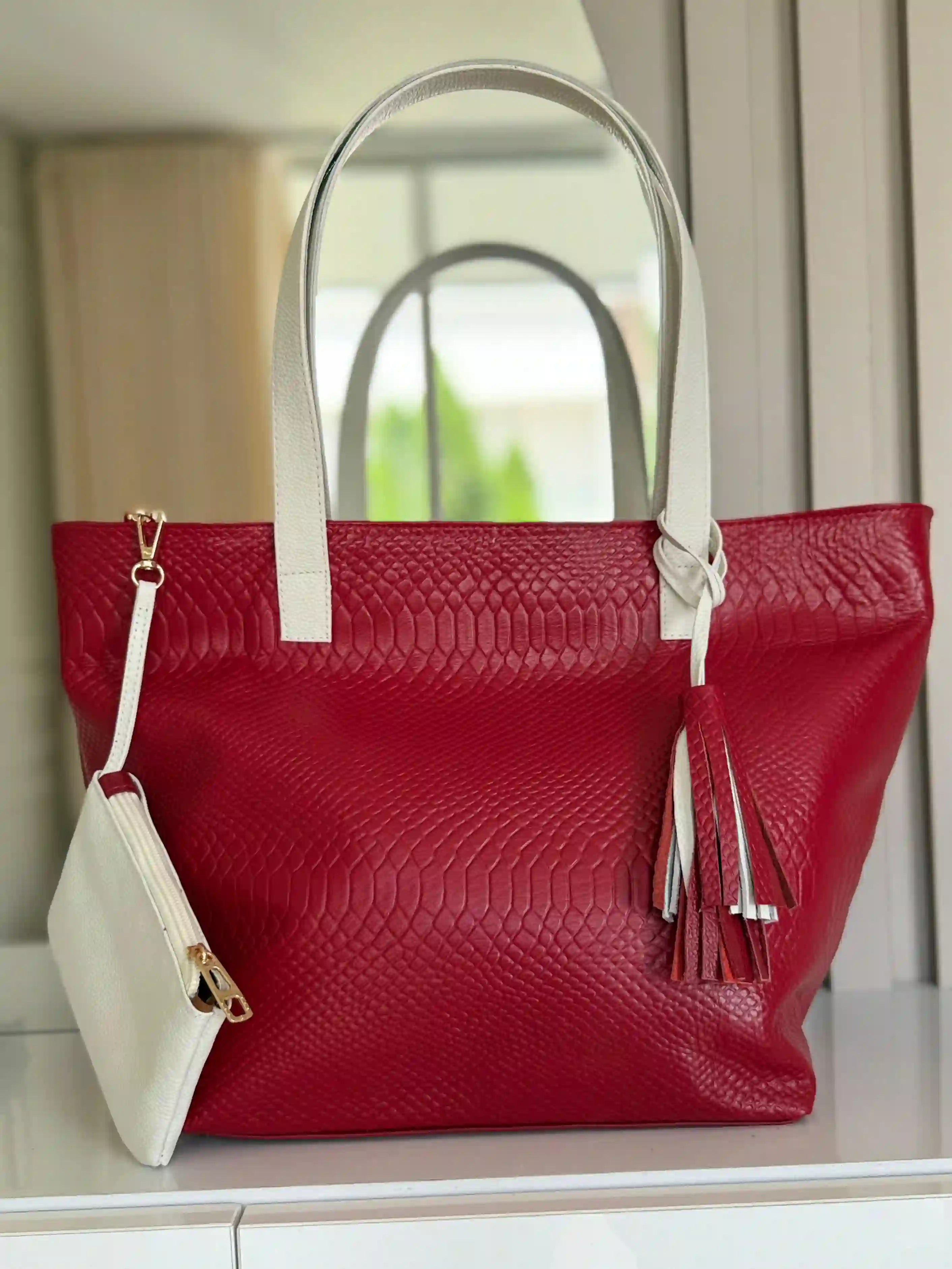 Cartera en cuero con monedero