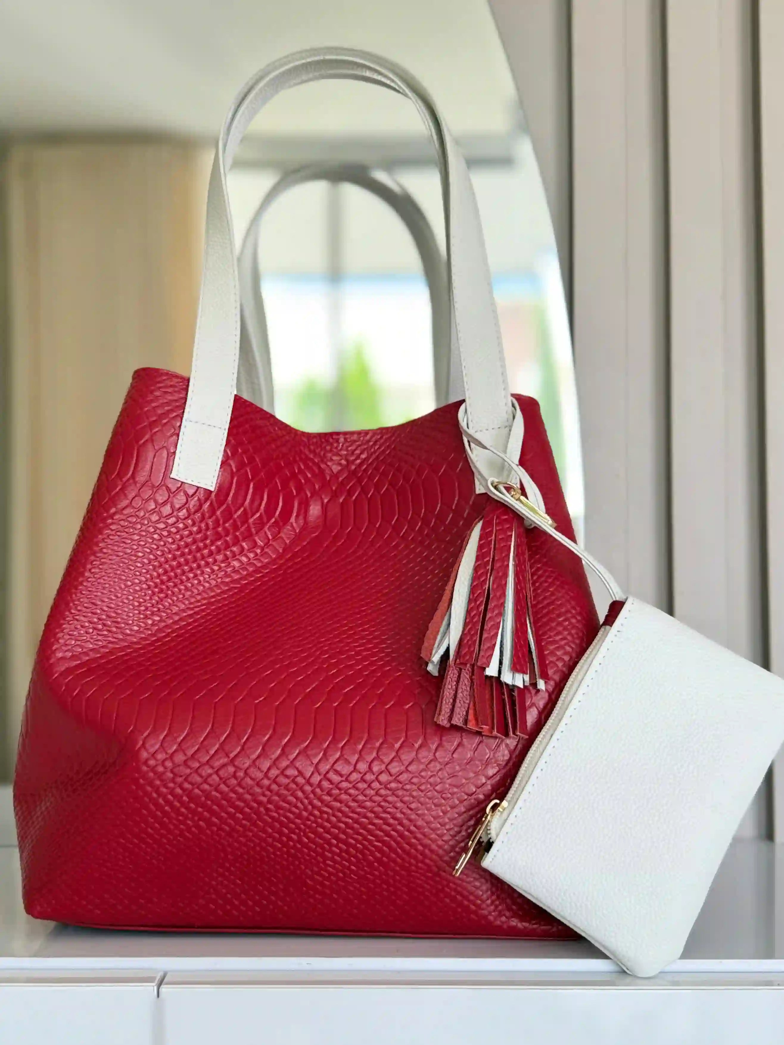 Cartera en cuero con monedero