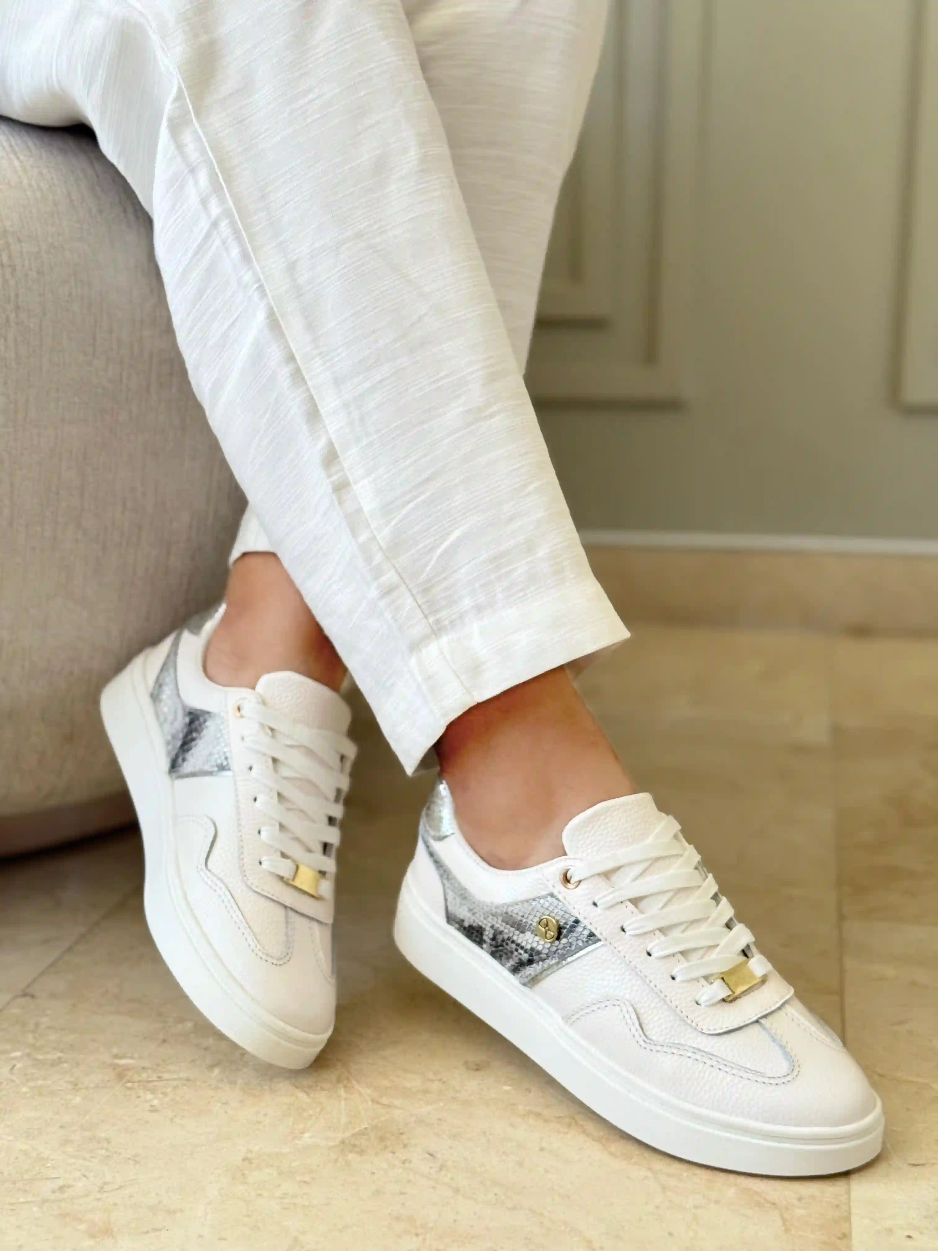 Deportivo en cuero para dama Selene